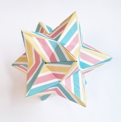 【折り紙のくす玉】星型の少し難しい作り方（30枚で作れる・おしゃれな小星型十二面体）